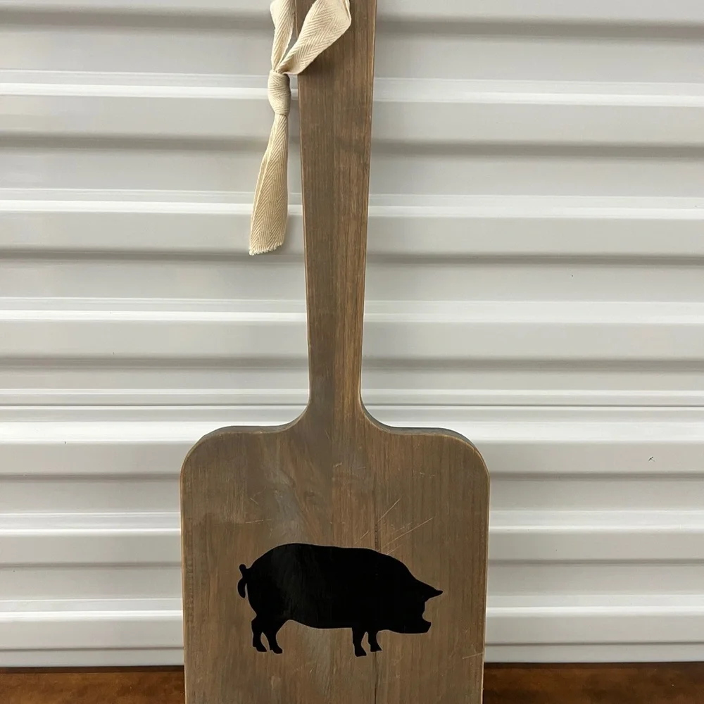 Farmhouse Wooden Pig Wall Hanging Decor Rustic Paddle Sign 24x11”
